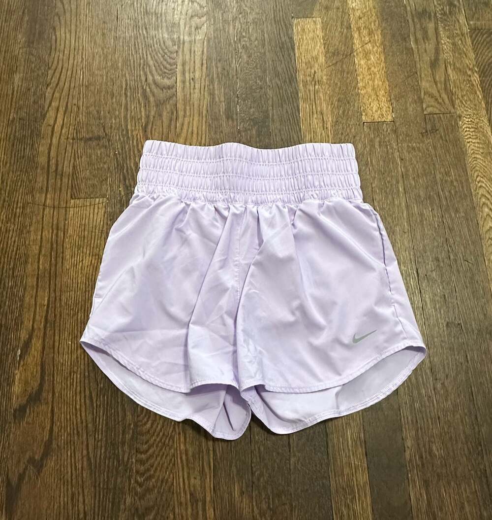Nike Women's One Dri-FIT Mid-Rise Brief-Lined Shorts Size Medium Lilac Gym